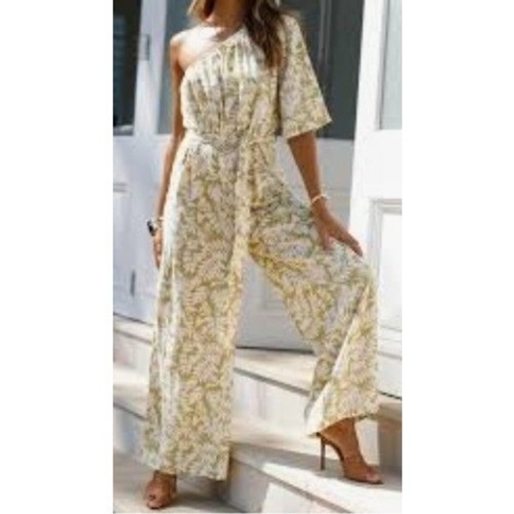 J205. One-Shoulder Tropical Floral Print Wide-Leg Jumpsuit‎ with Waist Tie Belt